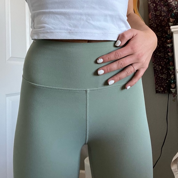 Yoga pants - Picture 2 of 6